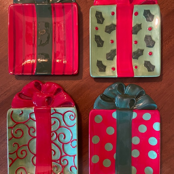 FITZ and FLOYD Kringle Christmas Set of 4 Snack Plates - Picture 7 of 7